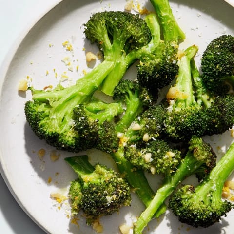 Crispy edges and bright flavors: this Lemon Garlic Roasted Broccoli is a fantastic, aromatic, easy dish.
